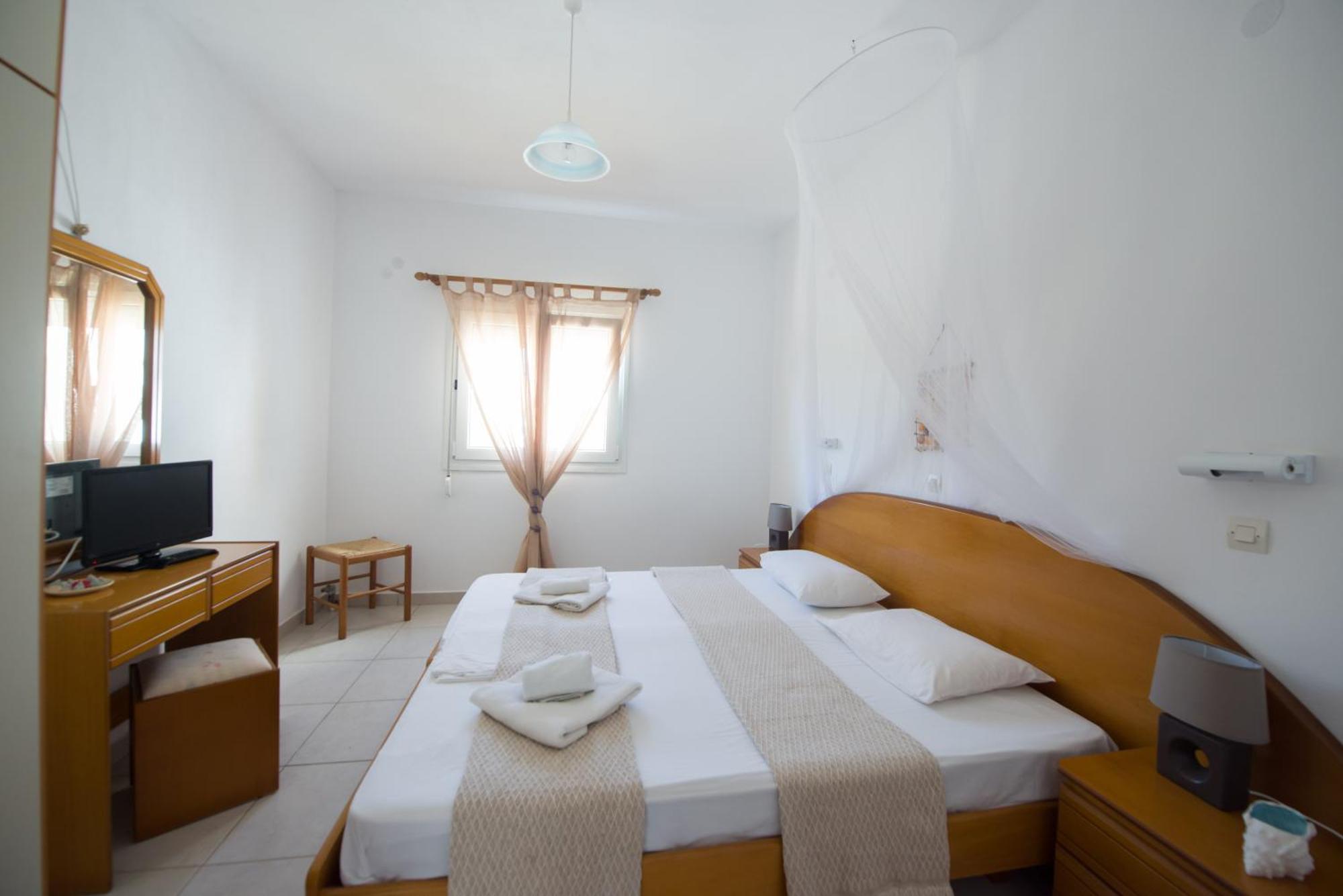 S&C Kosmos Beach Resort Рода Екстер'єр фото