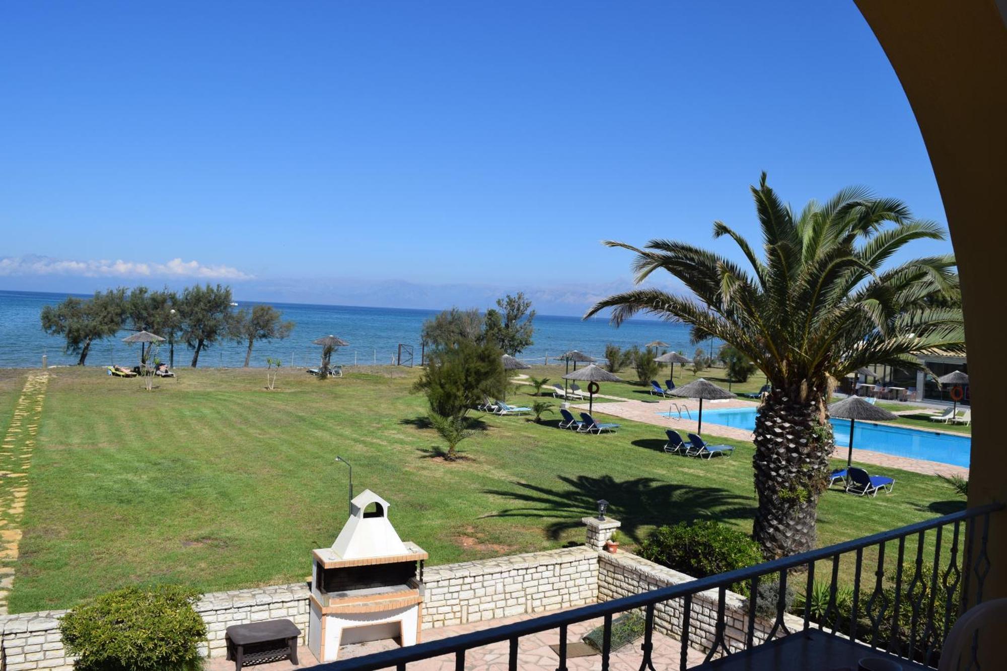 S&C Kosmos Beach Resort Рода Екстер'єр фото